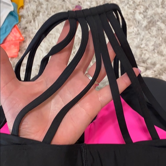 Victoria’s secret pink ultimate sports bra - Picture 4 of 5